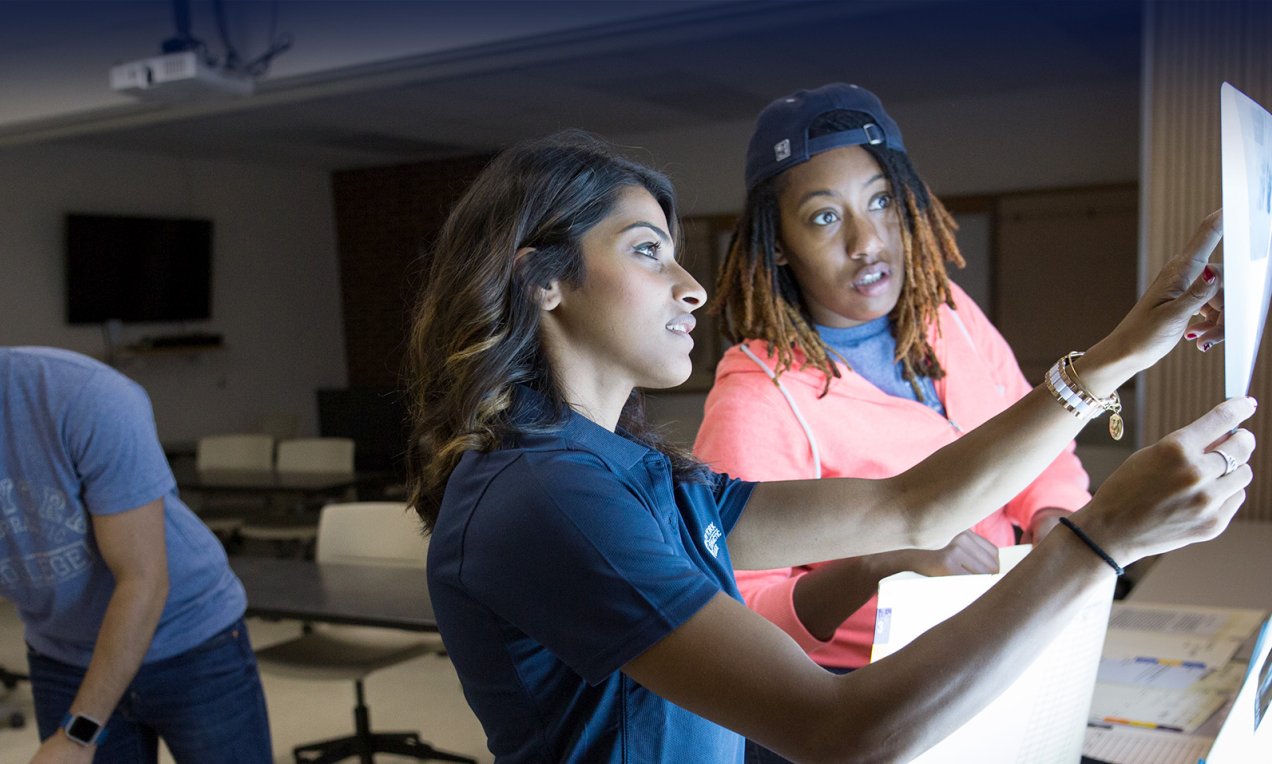  Students looking at a diagnostic image