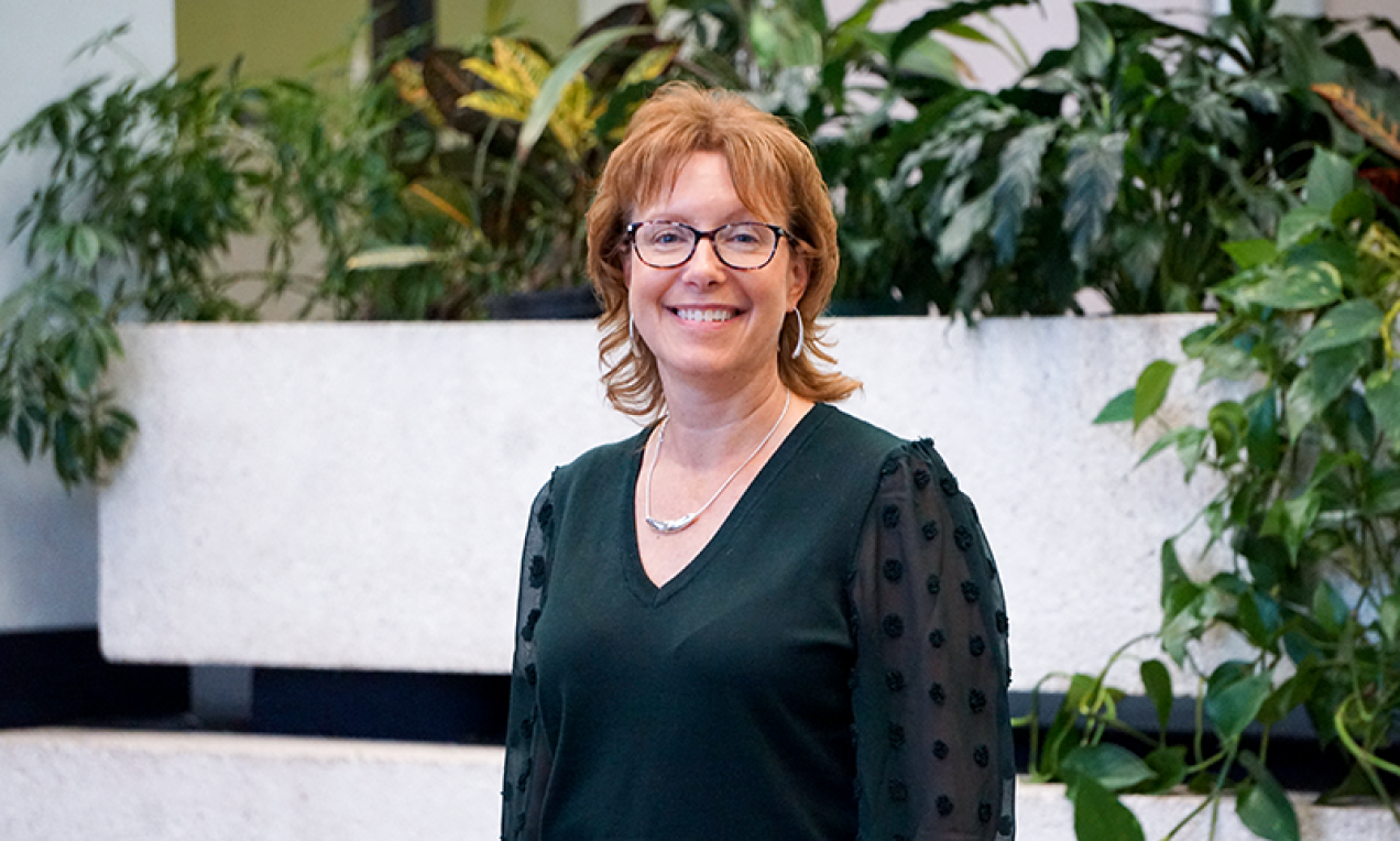 Amie Redmond headshot